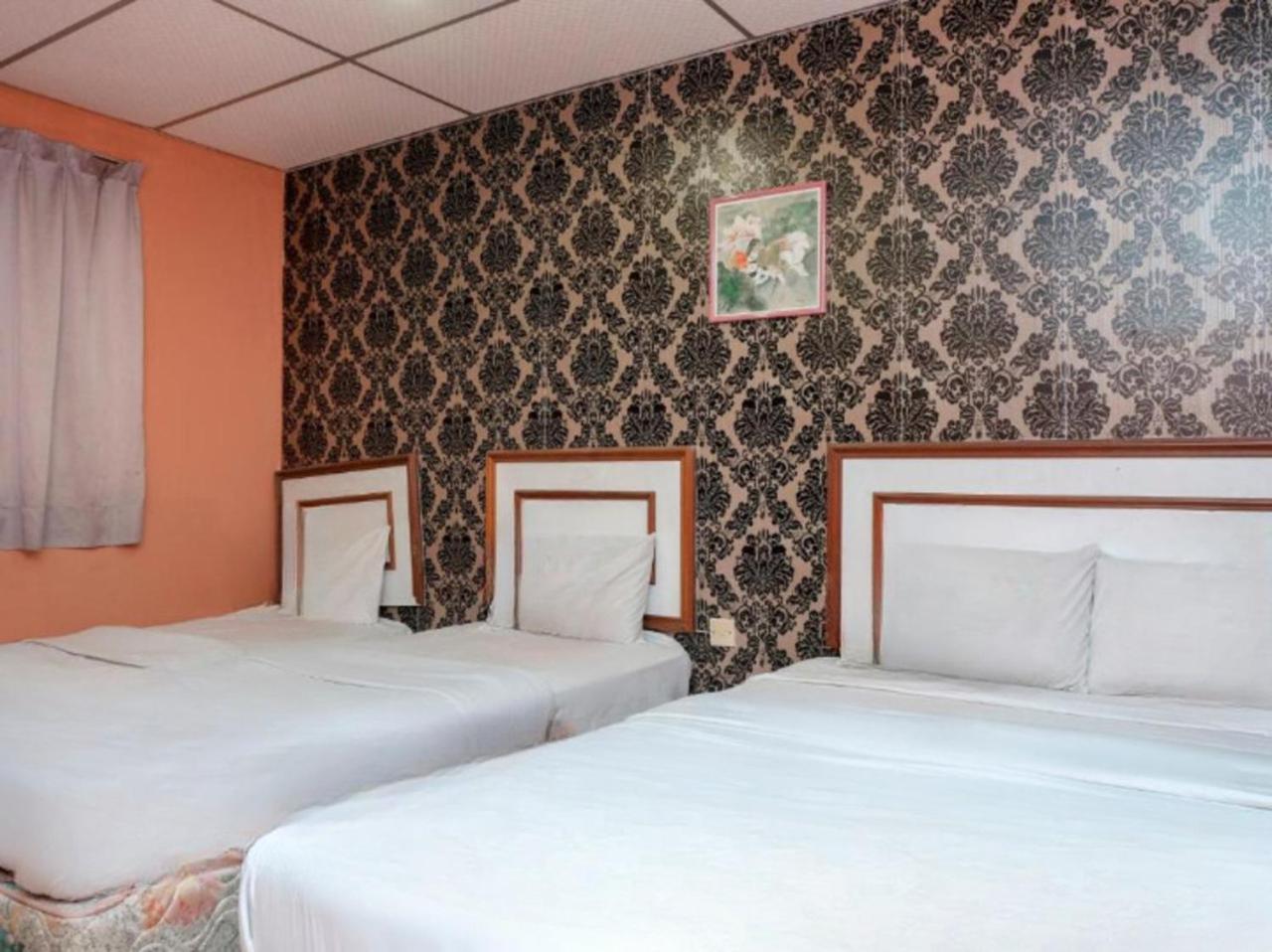 Hotel Tiara Chukai ภายนอก รูปภาพ