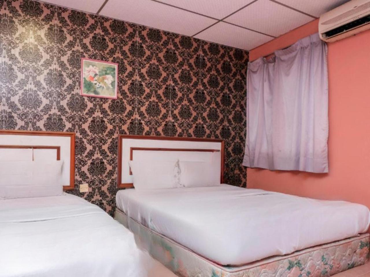 Hotel Tiara Chukai ภายนอก รูปภาพ