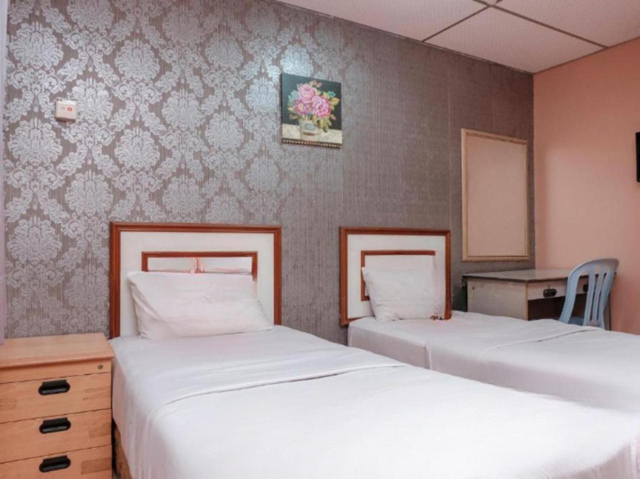 Hotel Tiara Chukai ภายนอก รูปภาพ