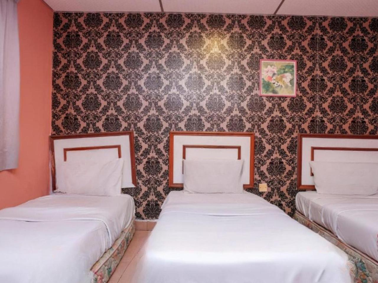 Hotel Tiara Chukai ภายนอก รูปภาพ