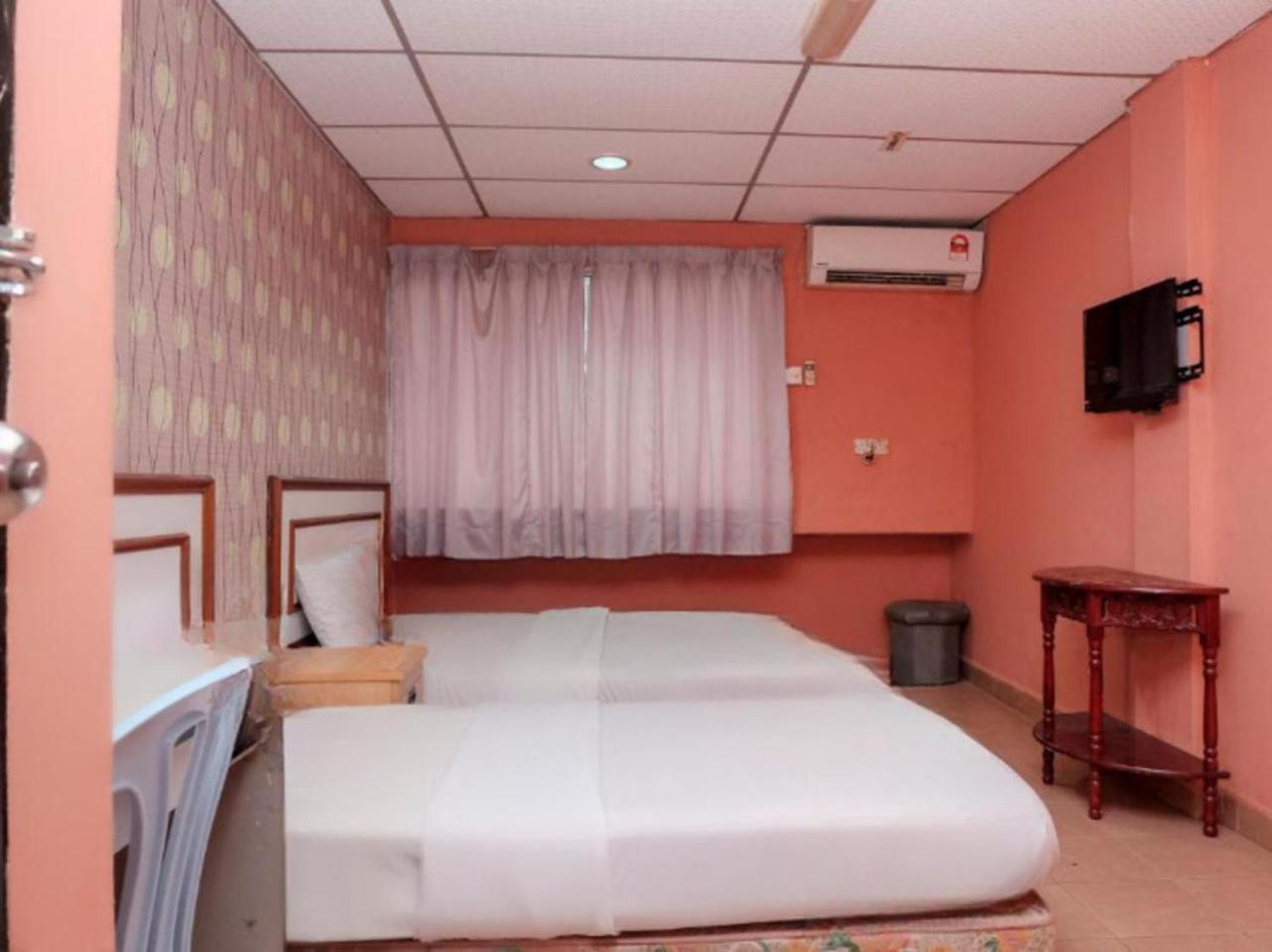 Hotel Tiara Chukai ภายนอก รูปภาพ