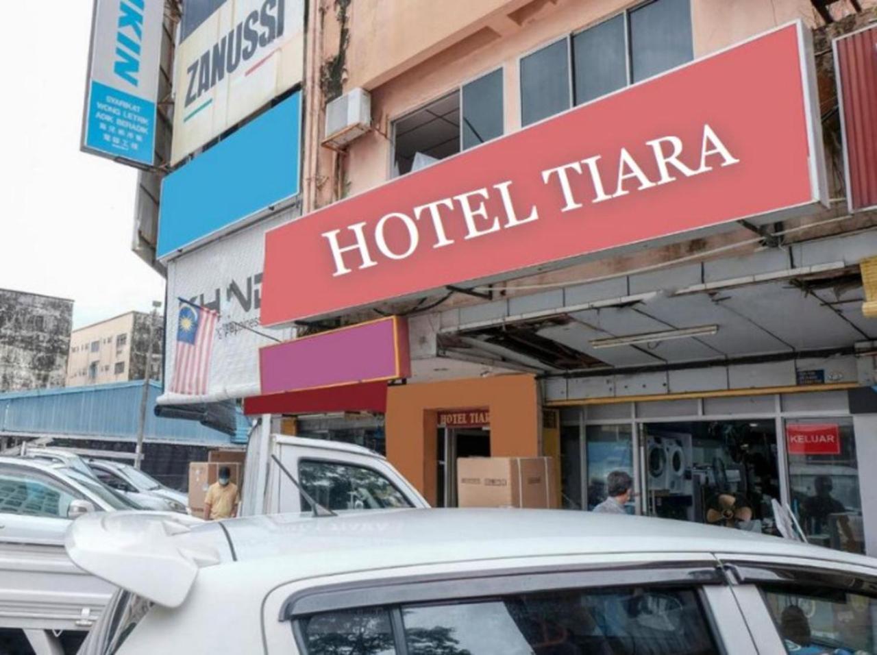 Hotel Tiara Chukai ภายนอก รูปภาพ