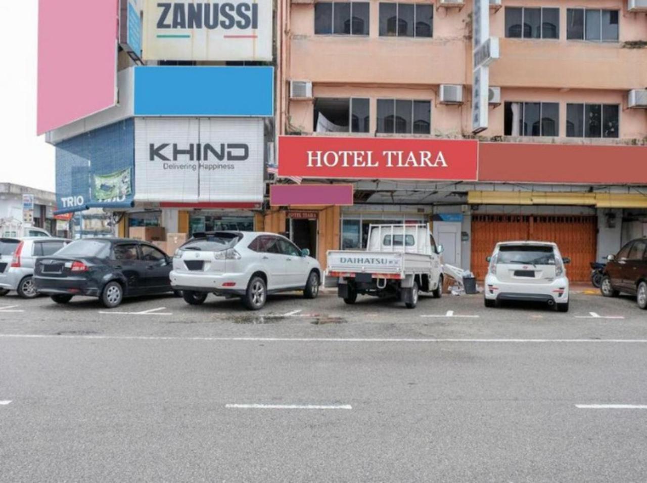 Hotel Tiara Chukai ภายนอก รูปภาพ